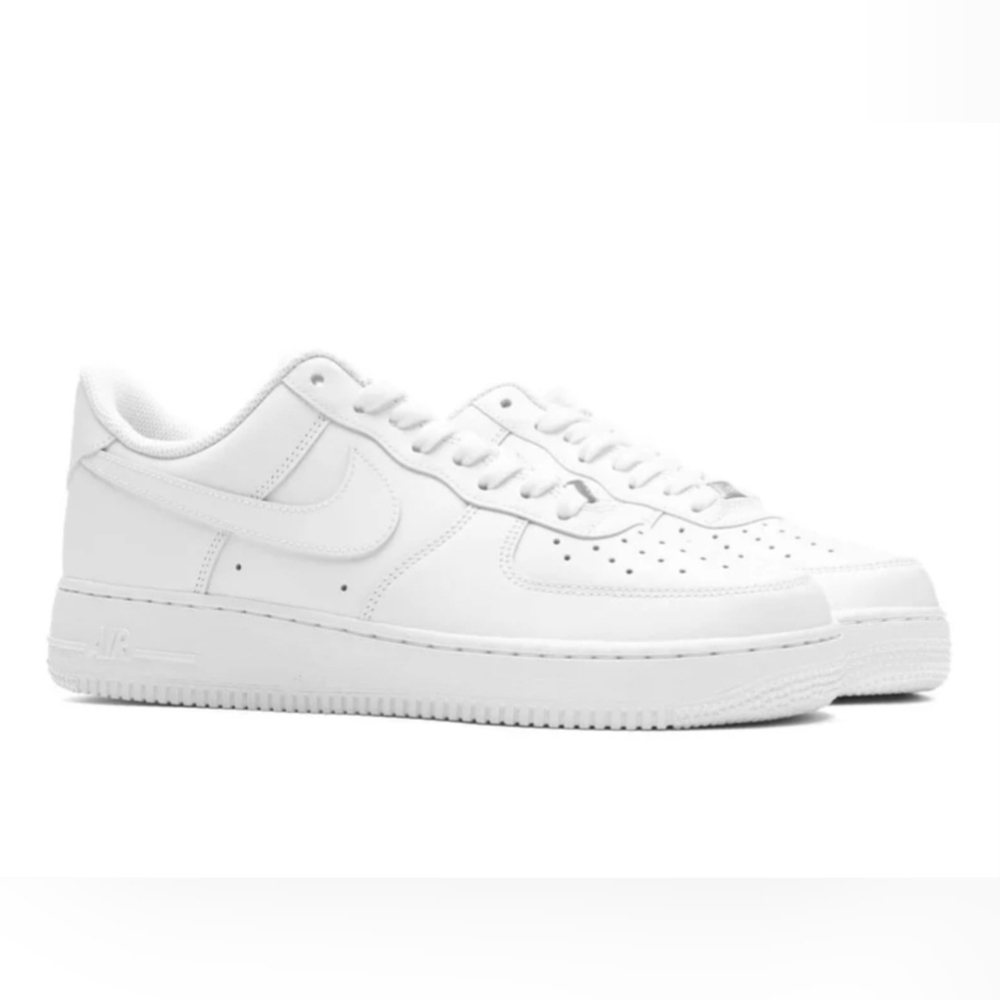 Nike Air Force One Triple white New no Box Woman Size 7.5/ 6 youth